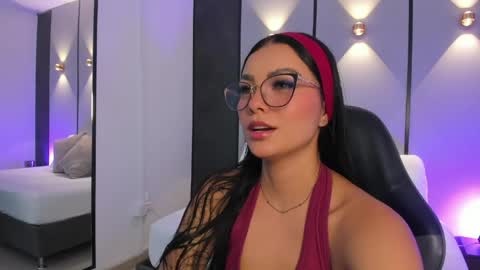Snapshot of emily_tolson chatting on 22, 5, 2026 emily_tolson online show from 22, 5, 2026