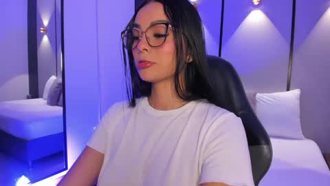 Snapshot of emily_tolson chatting on 28, 5, 2026 emily_tolson online show from 28, 5, 2026