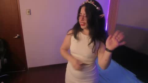 Snapshot of emily_tulip chatting on 29, 5, 2026 Vanesa online show from 29, 5, 2026