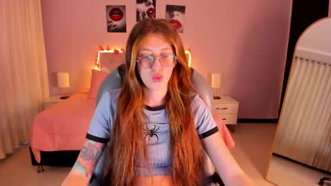 Snapshot of emily_warren__ chatting on 2, 6, 2026 emily_warren__ online show from 2, 6, 2026