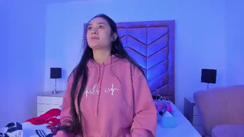 Snapshot of emilyandmarco_ chatting on 19, 6, 2026 Emilyyy online show from 19, 6, 2026