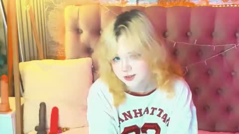 Snapshot of emilyangels chatting on 21, 5, 2026 Baby Emelli online show from 21, 5, 2026