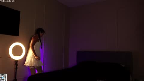 Snapshot of emilybatee chatting on 13, 12, 2024 emilybatee online show from 13, 12, 2024