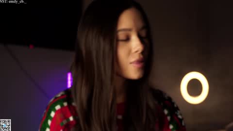 Snapshot of emilybatee chatting on 23, 12, 2024 emilybatee online show from 23, 12, 2024