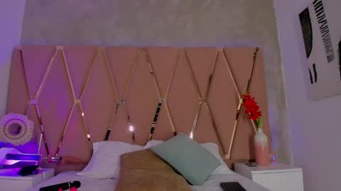 Snapshot of emilyblack_1 chatting on 6, 6, 2026 Emily online show from 6, 6, 2026