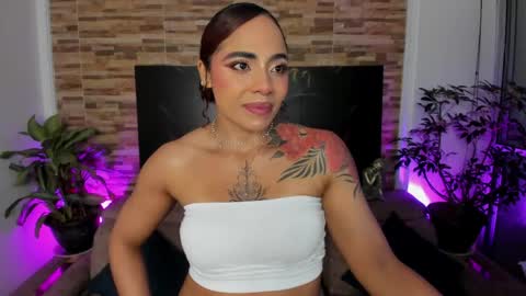 Snapshot of emilyfitness8 chatting on 14, 5, 2026 emily online show from 14, 5, 2026