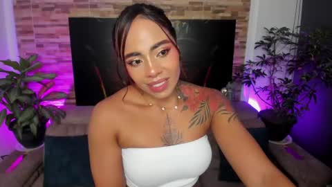 Snapshot of emilyfitness8 chatting on 11, 6, 2026 emily online show from 11, 6, 2026