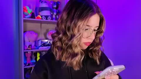 Snapshot of emilykarterr chatting on 30, 4, 2026 VALEEEN online show from 30, 4, 2026