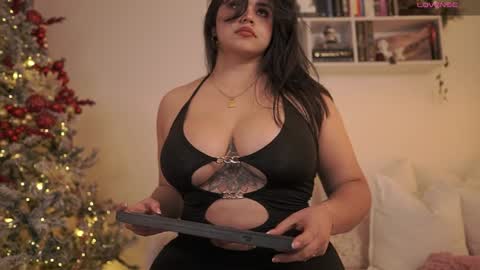 IG thickemmsss online show from 12, 12, 2024