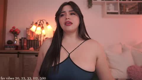 Snapshot of emilyxrose_ chatting on 8, 5, 2026 IG thickemmsss online show from 8, 5, 2026