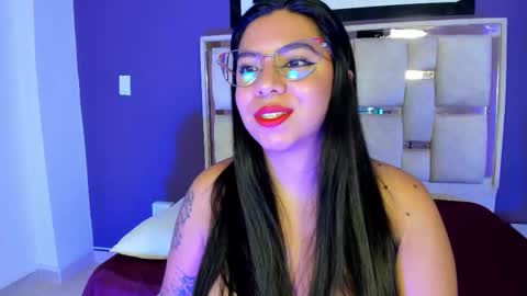 emilyy_cooperr online show from 9, 2, 2026