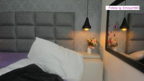 Snapshot of emilyy_r chatting on 8, 3, 2026 emilyy_r online show from 8, 3, 2026