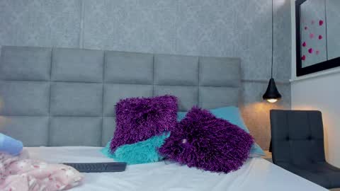 Snapshot of emilyy_r chatting on 6, 4, 2026 emilyy_r online show from 6, 4, 2026