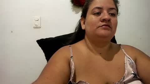Snapshot of emilyycurvy_ chatting on 15, 6, 2026 Jhoanna online show from 15, 6, 2026