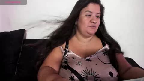 Snapshot of emilyycurvy_ chatting on 30, 6, 2026 Jhoanna online show from 30, 6, 2026