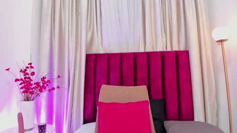 Emilyy Watson online show from 21, 1, 2025