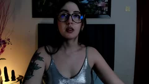 Emilyy Watson online show from 21, 4, 2026
