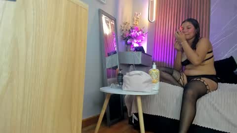 Snapshot of emma__rose1 chatting on 15, 9, 2025 emma__rose1 online show from 15, 9, 2025