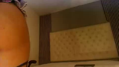 emma_and_aysha online show from 21, 6, 2026