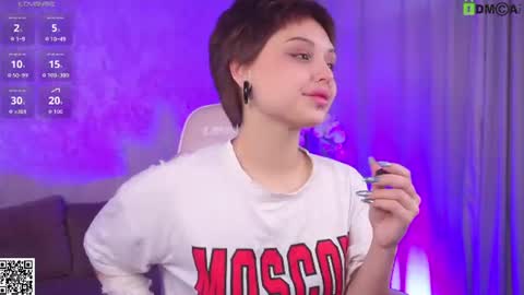 Snapshot of emma_bro0kss chatting on 22, 6, 2026 Emma online show from 22, 6, 2026