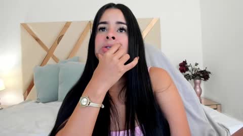 Snapshot of emma_castilloo chatting on 10, 4, 2026 Emma Castillo online show from 10, 4, 2026