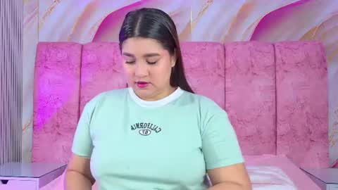 Snapshot of emma_curvy1 chatting on 17, 7, 2026 Emma online show from 17, 7, 2026