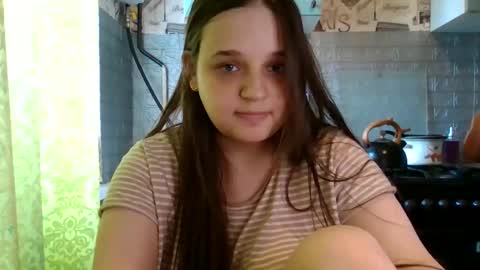 Snapshot of emma_emmochka chatting on 21, 5, 2026 emma_emmochka online show from 21, 5, 2026
