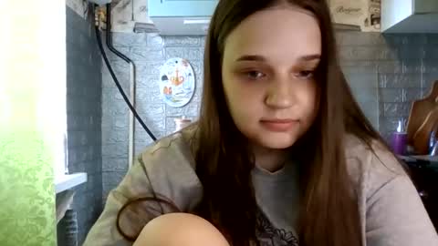 Snapshot of emma_emmochka chatting on 8, 6, 2026 emma_emmochka online show from 8, 6, 2026