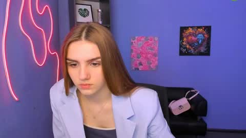 Snapshot of emma_hazell chatting on 17, 4, 2026 Emma online show from 17, 4, 2026