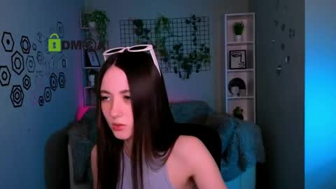 Snapshot of emma_hazell chatting on 5, 5, 2026 Emma online show from 5, 5, 2026