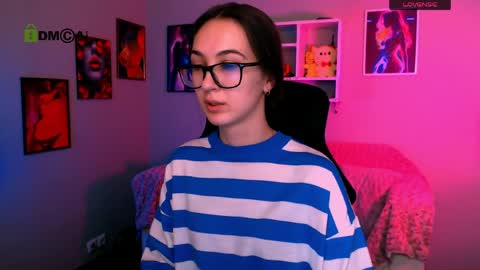 Snapshot of emma_hazell chatting on 7, 5, 2026 Emma online show from 7, 5, 2026