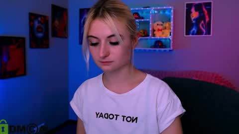 Snapshot of emma_hazell chatting on 9, 5, 2026 Emma online show from 9, 5, 2026