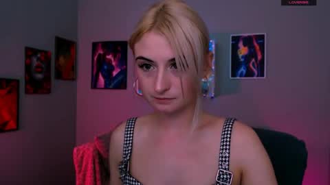 Snapshot of emma_hazell chatting on 20, 5, 2026 Emma online show from 20, 5, 2026