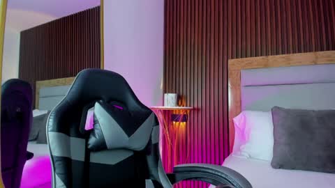 E M M A online show from 5, 4, 2026