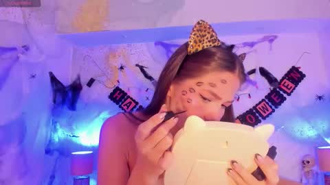 emma_jhoons online show from 13, 10, 2025