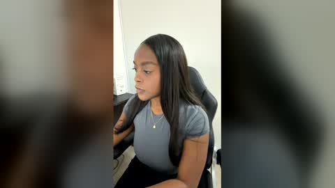 emma_jonness online show from 25, 4, 2026