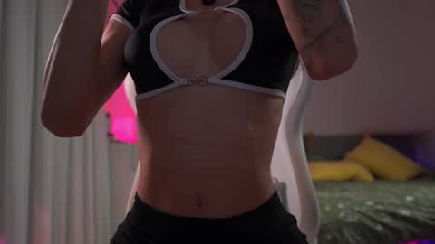 Snapshot of emma_land chatting on 27, 2, 2025    online show from 27, 2, 2025