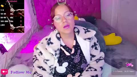 Snapshot of emma_luna1986 chatting on 2, 3, 2025 Emma online show from 2, 3, 2025