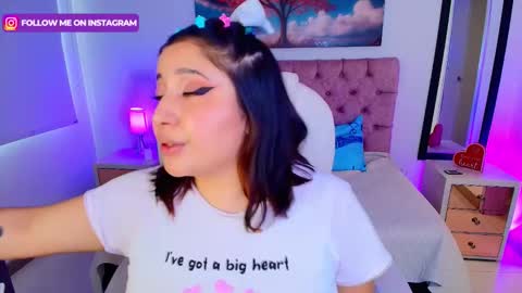 Emma Monserratt online show from 3, 11, 2025