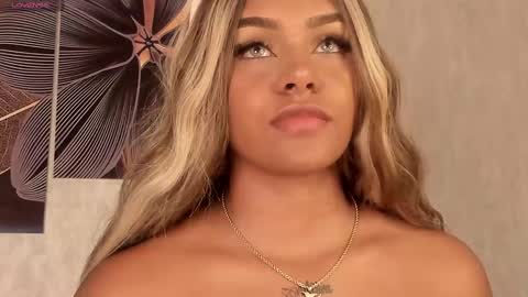 Snapshot of emma_morgann chatting on 20, 2, 2025 Emma Morgann online show from 20, 2, 2025