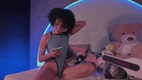     online show from 12, 2, 2025