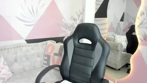 Snapshot of emma_petite4u chatting on 12, 3, 2025 Emma online show from 12, 3, 2025