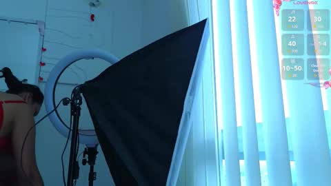 EMMA REVEES  online show from 8, 3, 2026