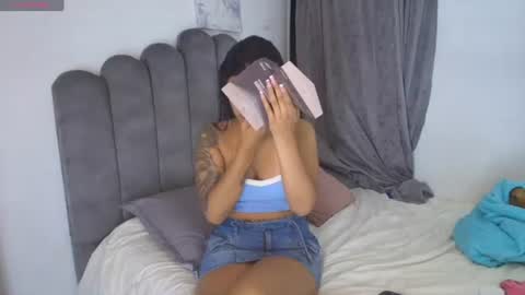 Snapshot of emma_saenz01 chatting on 24, 6, 2026 emma_saenz01 online show from 24, 6, 2026