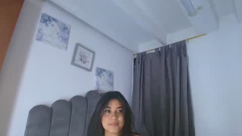Snapshot of emma_saenz01 chatting on 7, 7, 2026 emma_saenz01 online show from 7, 7, 2026
