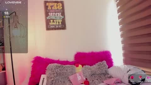 Snapshot of emma_soffia_ chatting on 18, 4, 2026 EMMA online show from 18, 4, 2026