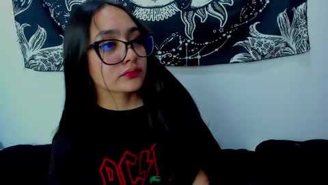 Snapshot of emma_timli1 chatting on 17, 10, 2025 Emma online show from 17, 10, 2025