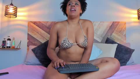 Snapshot of emmabrantt chatting on 23, 1, 2025 Emma Brant online show from 23, 1, 2025