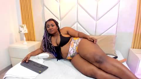 Snapshot of emmabrantt_ chatting on 21, 11, 2025 EmmaBrantt online show from 21, 11, 2025