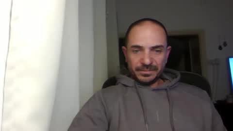 Snapshot of emmagold123 chatting on 4, 2, 2025 Ariel online show from 4, 2, 2025